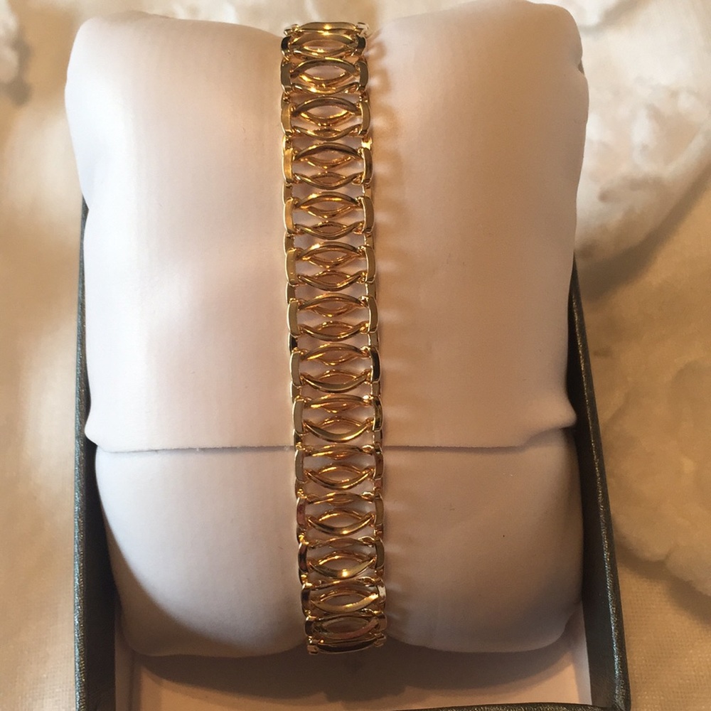 NWOT 18 karat Gold Bracelet